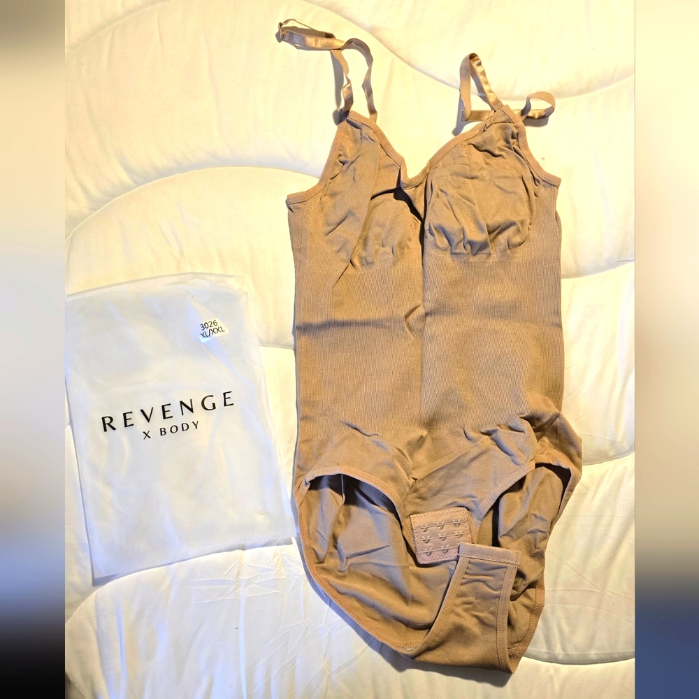 Revenge body / Snatched Bodysuit. Size XL/XXL
